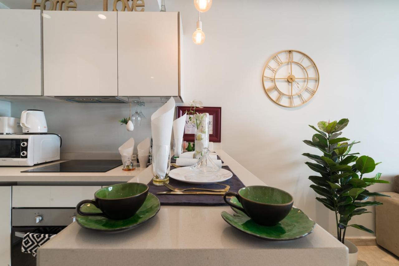 Apartment Comfortable & Elegant Flat In A Lively Place By Shortstaymaroc *