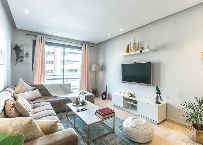 Comfortable & Elegant Flat In A Lively Place