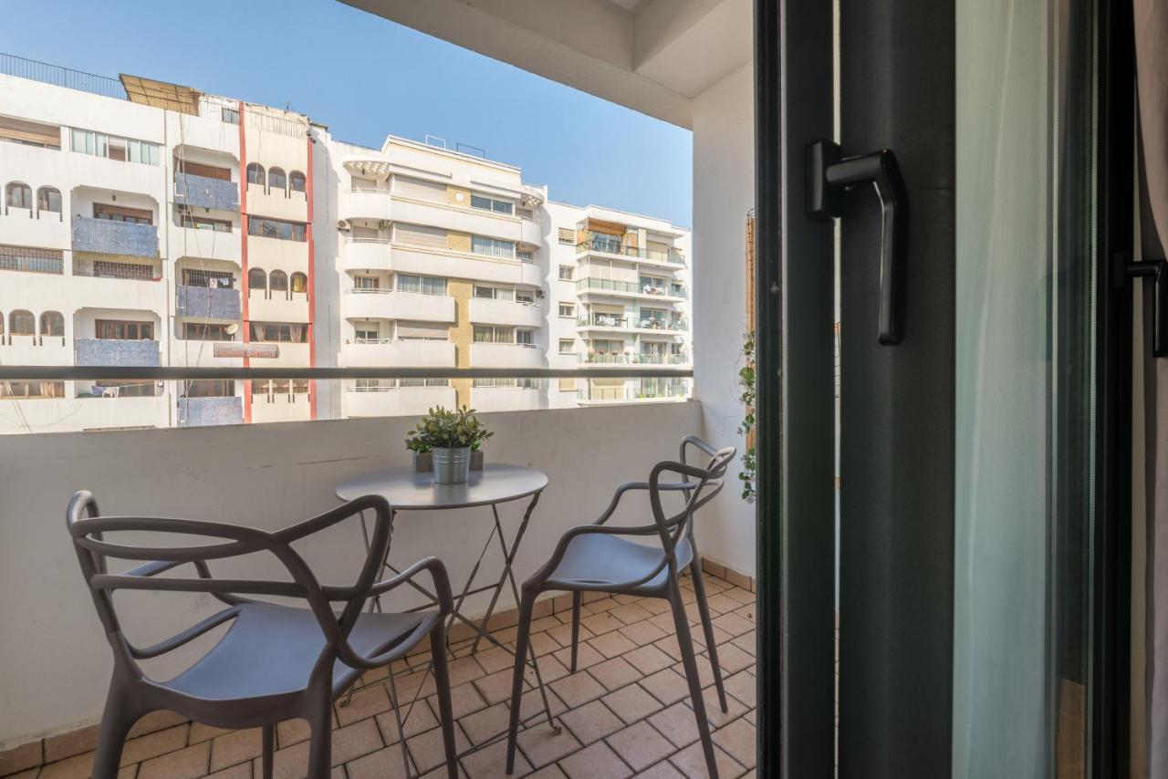 Apartamento Comfortable & Elegant Flat In A Lively Place